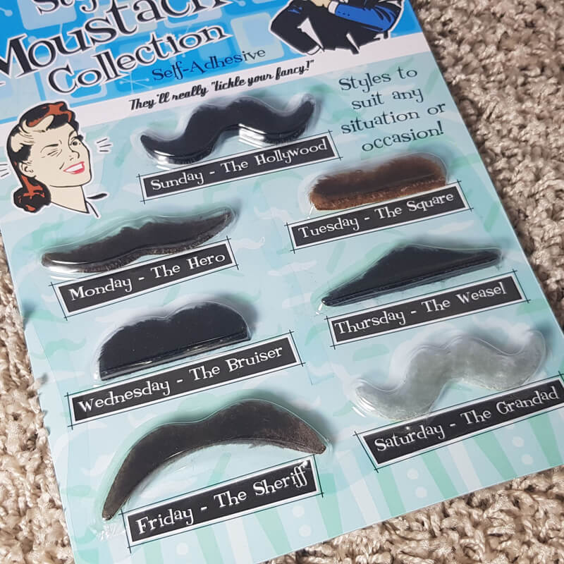 Surtido de 7 Bigotes para cada día de la semana