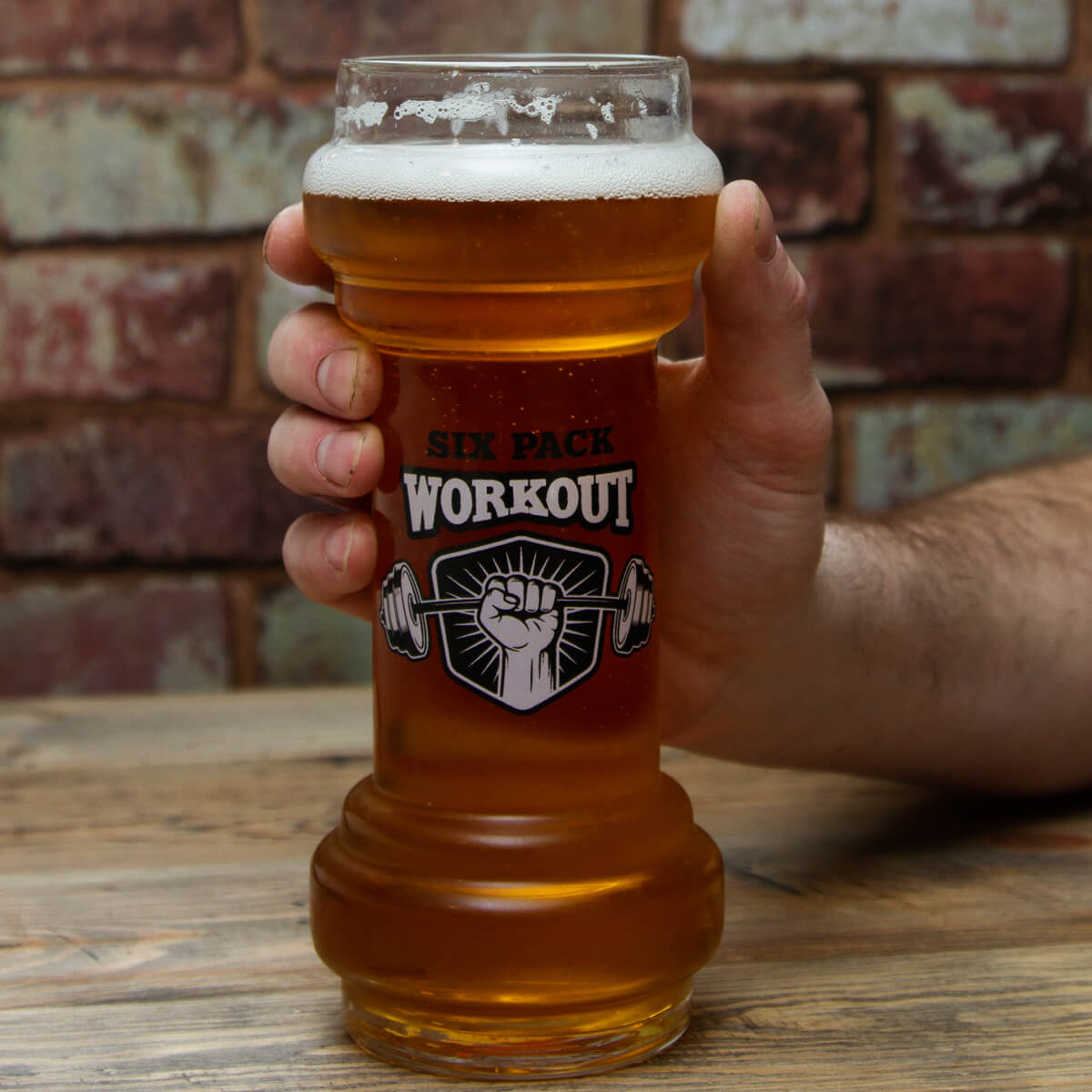 Vaso cerveza entrenamiento de pesas