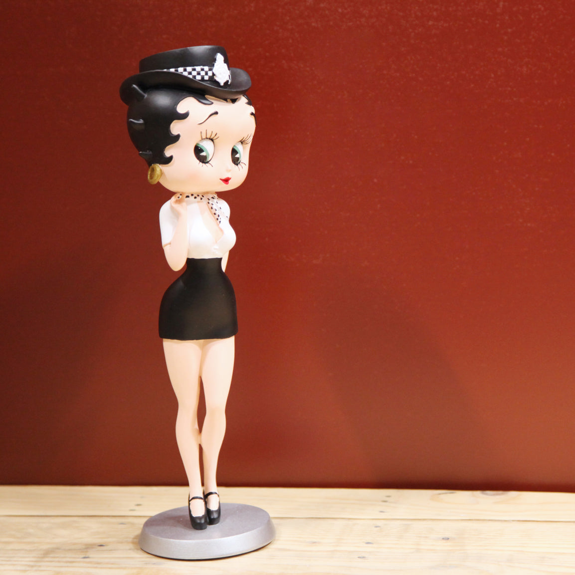 Figura Betty Boop vestida de policía - Wakabanga