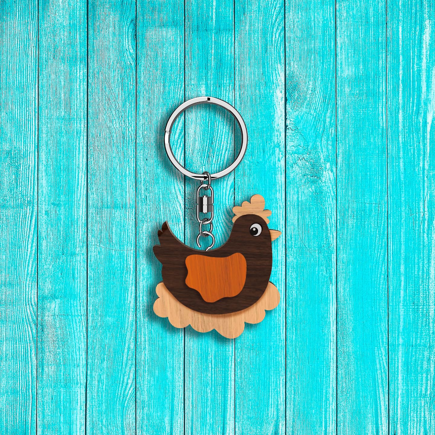 Llavero de madera con forma de Gallina