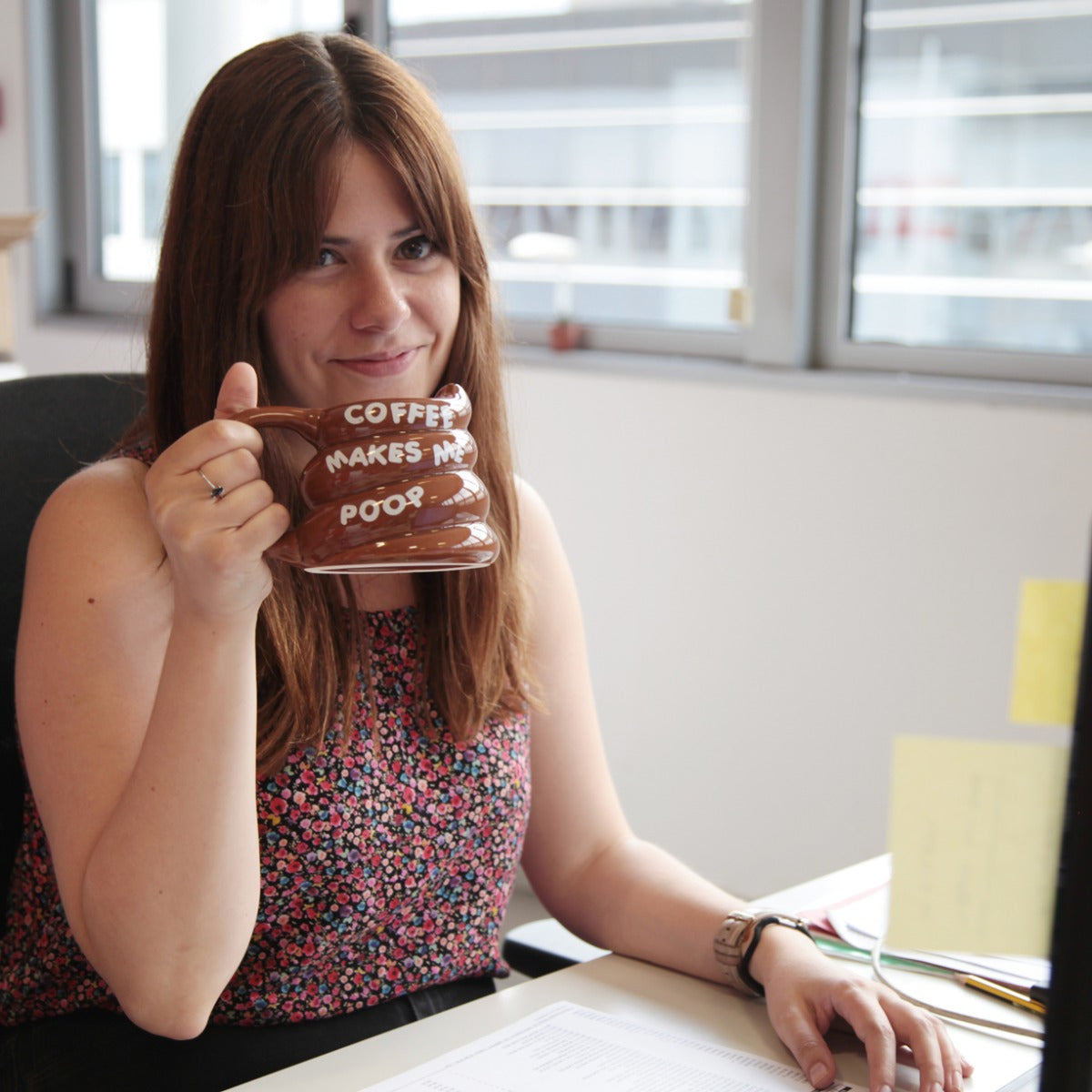 Taza "Coffee makes me poop"