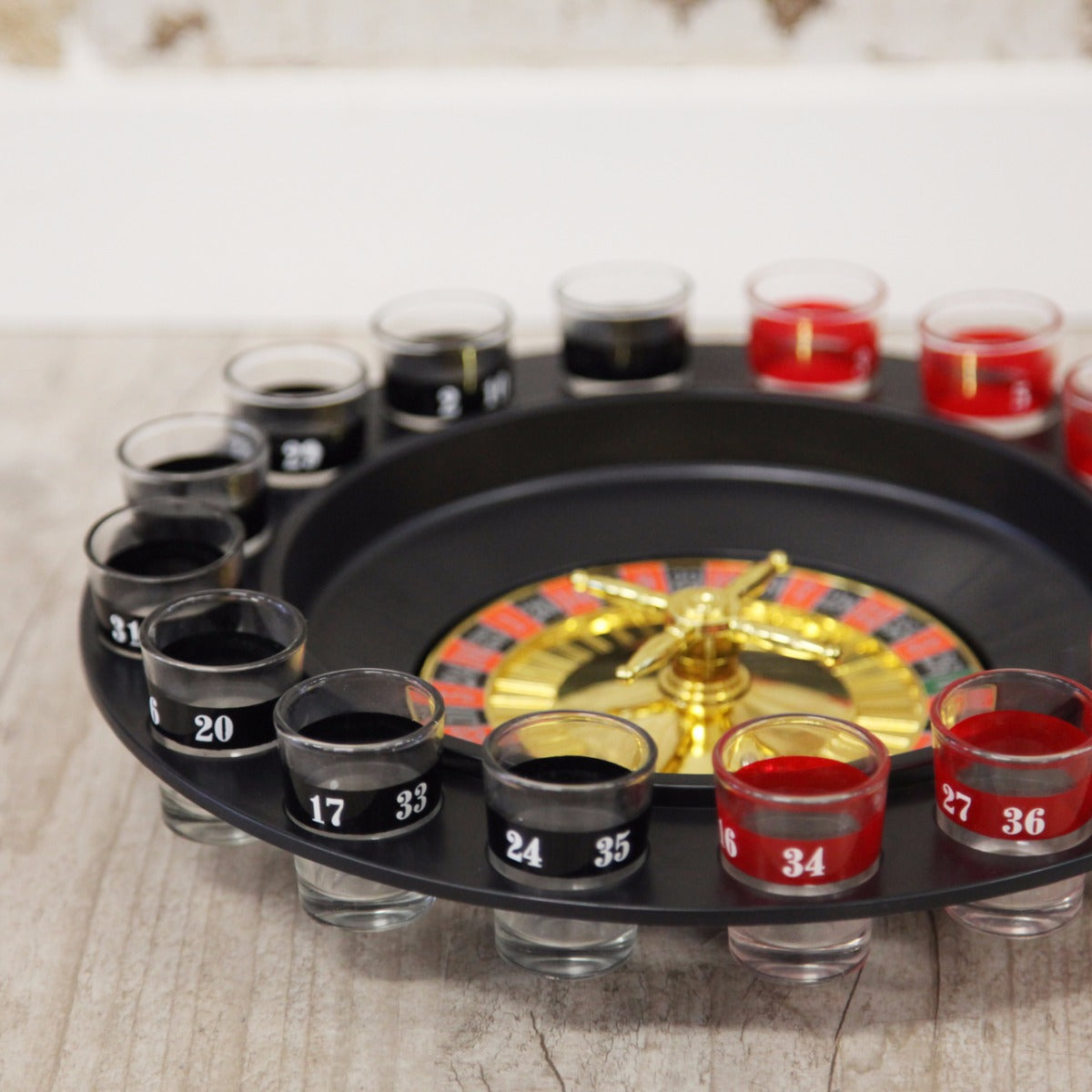 Ruleta con 16 vasos de chupito