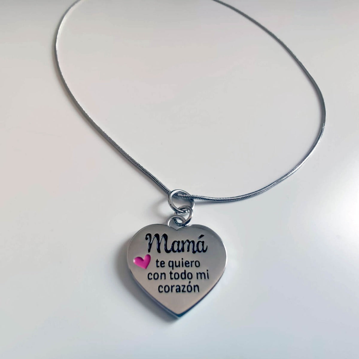 Charm o abalorio Mamá te quiero con todo mi corazón