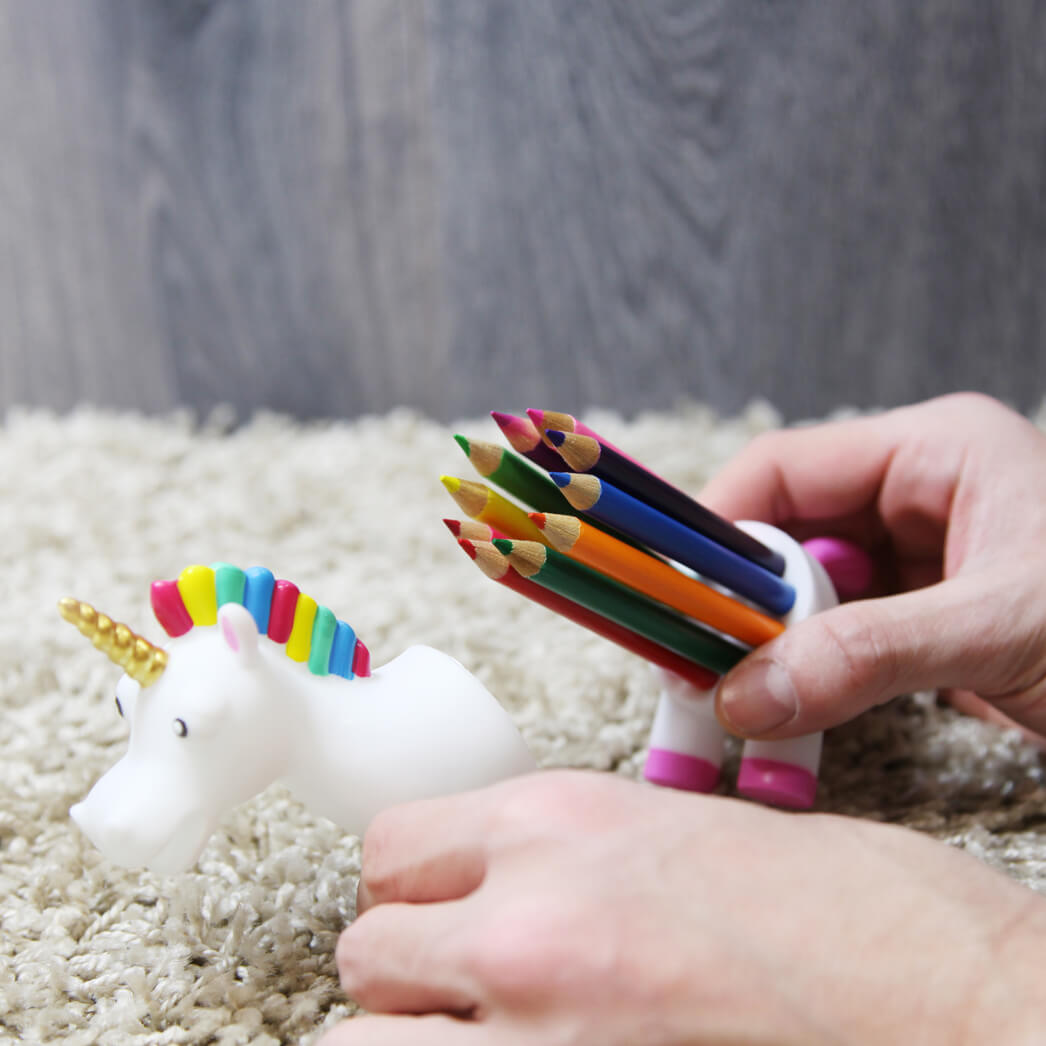 Portalápices y lápices de colores Unicornio