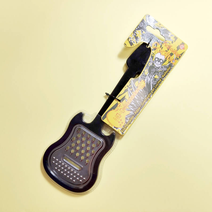 Rallador con forma de guitarra eléctrica