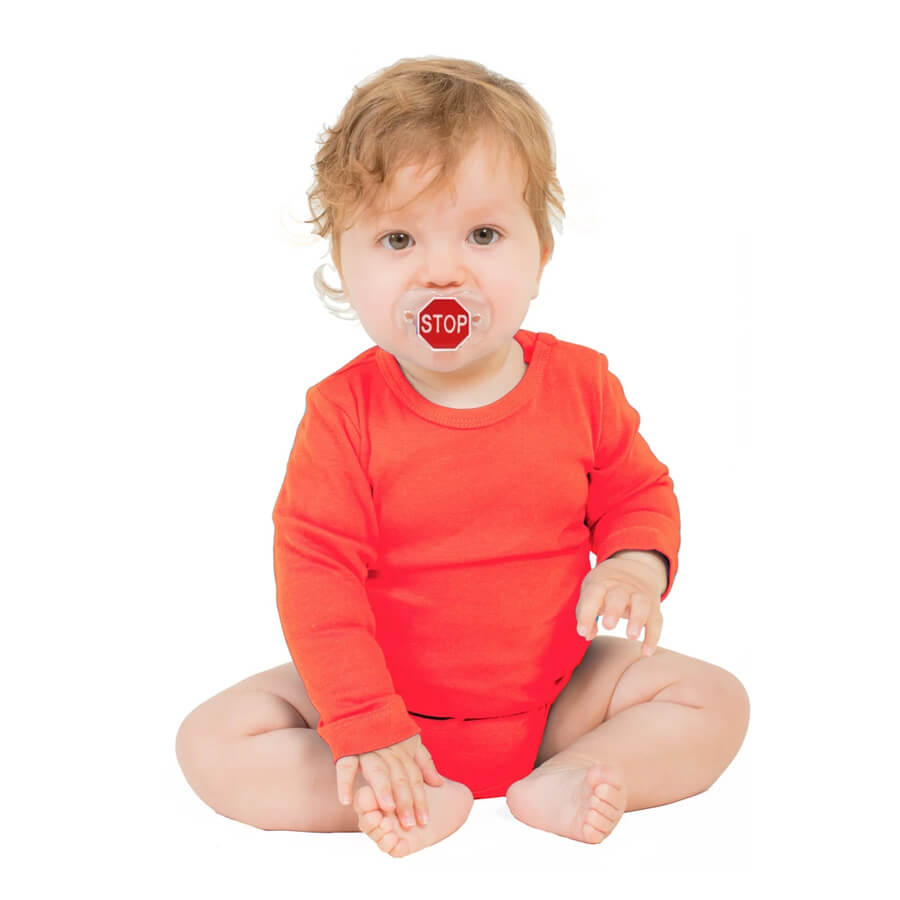 STOP Pacifier, un chupete para bebés con una señal de STOP