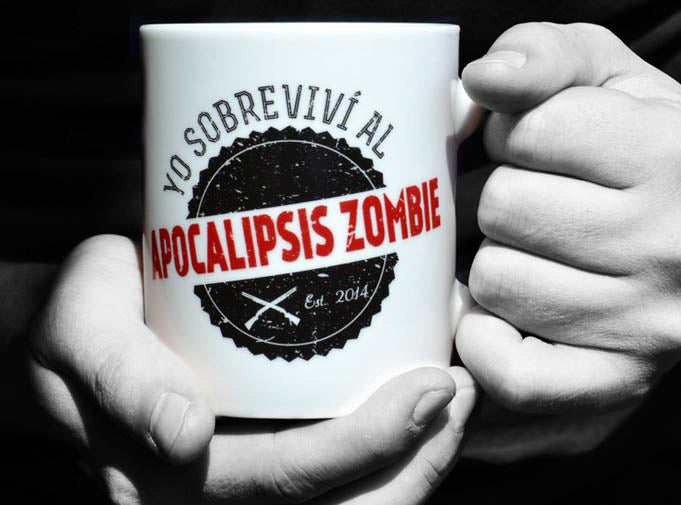 Taza Yo sobreviví al apocalipsis Zombie