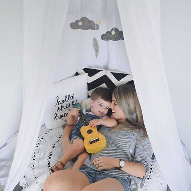 Ukelele modelo Piña