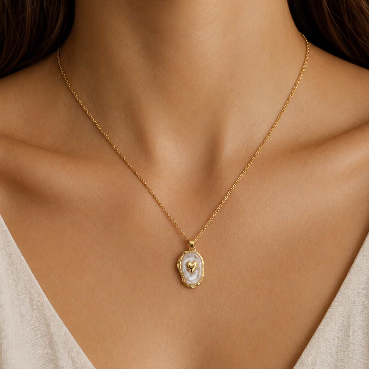 Collar Initially Yours para Mujer Bañado en Oro 18K con Colgante Corazón, Varios Diseños