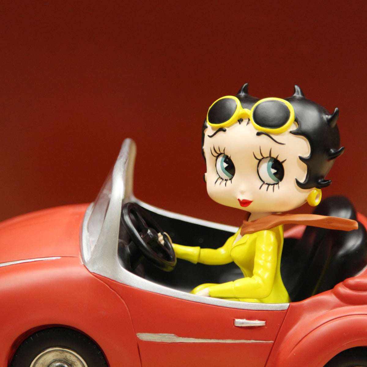 Figura Betty Boop en coche - Wakabanga