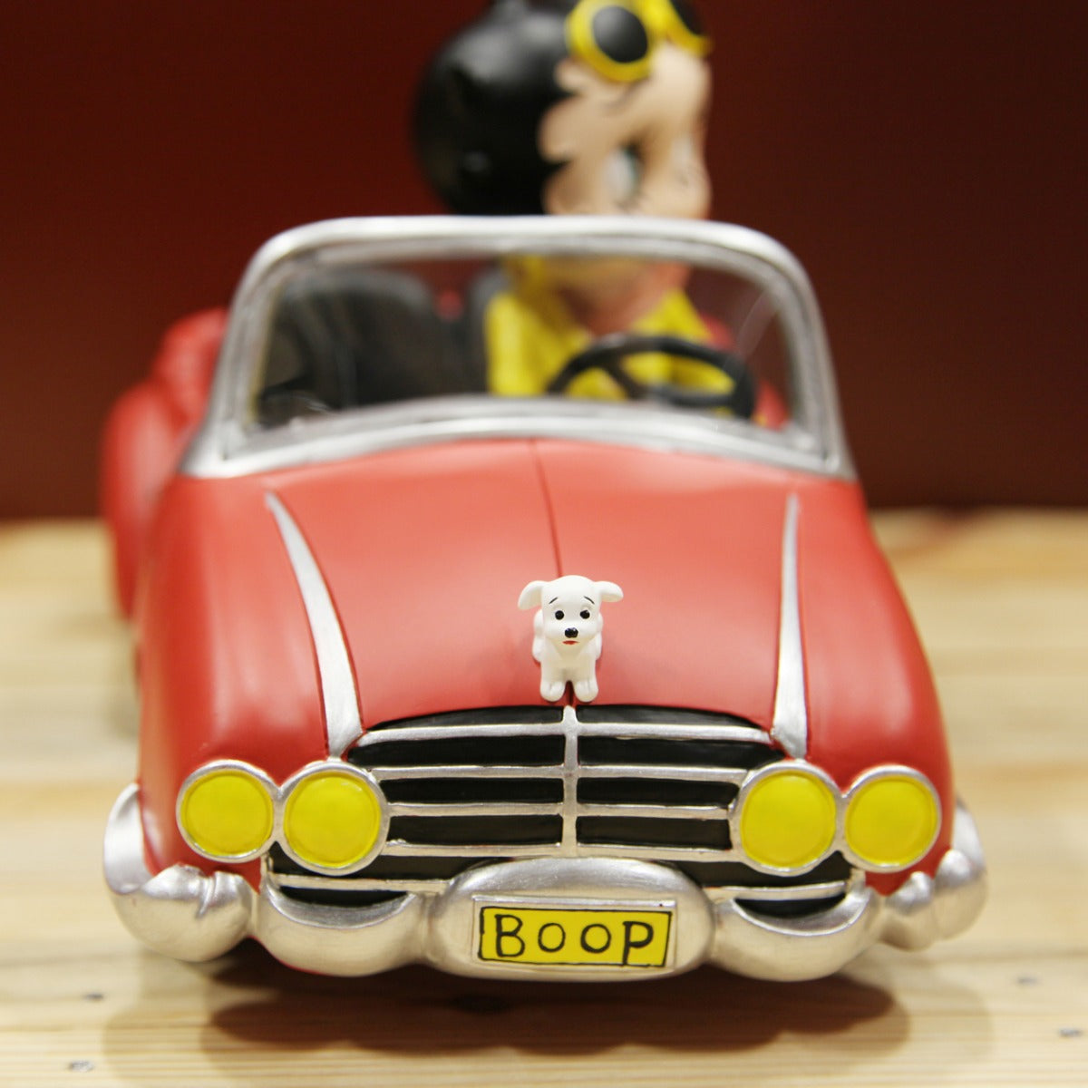 Figura Betty Boop en coche - Wakabanga
